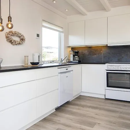 Tatil Evi Seaside Charm In Rindby *