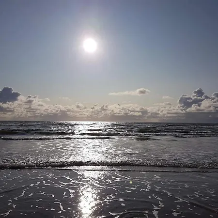 Seaside Charm In Rindby 度假居