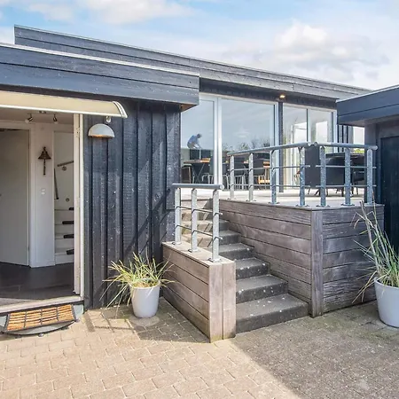 Seaside Charm In Rindby 度假居 *