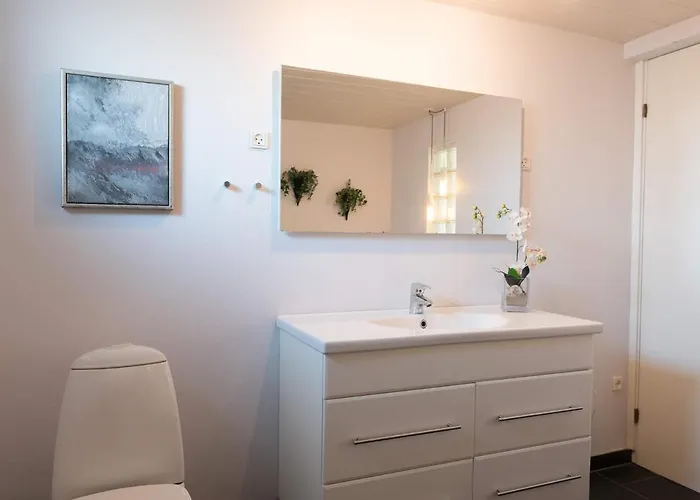 Seaside Charm In Rindby Feriehus *